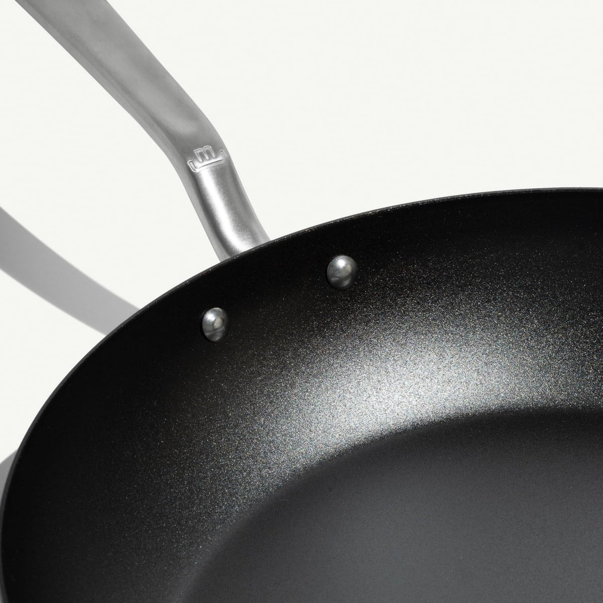 Made in Cookware - Seasoned 12" Carbon Steel Frying Pan - Professional Cookware - Crafted in Sweden - Induction Compatible