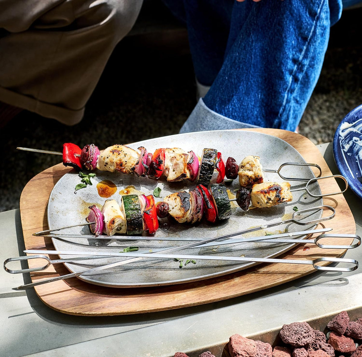 Hexclad 8Pc BBQ Tool Set with Spatula, Tongs, Brush, Grill Fork & Skewers