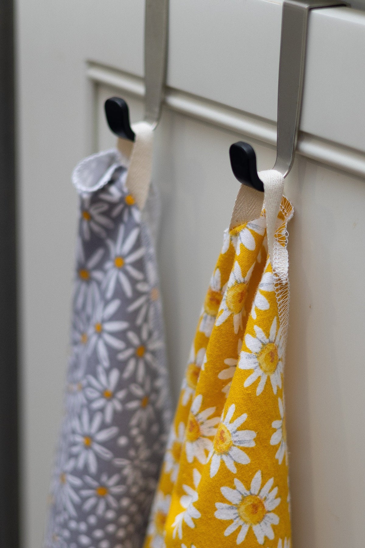 Kitchen Towels, Set of 2, Surprise Prints
