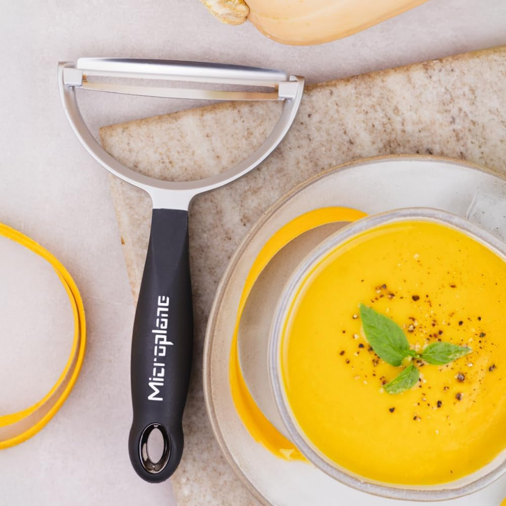 Microplane XL Professional Y-Peeler – Extra Wide Stainless Steel Blade Ideal for Potatoes Squash Pumpkin Zucchini and More, Soft-Touch Handle, Dishwasher Safe, Multi-Use Peeler for Vegetables, Fruits