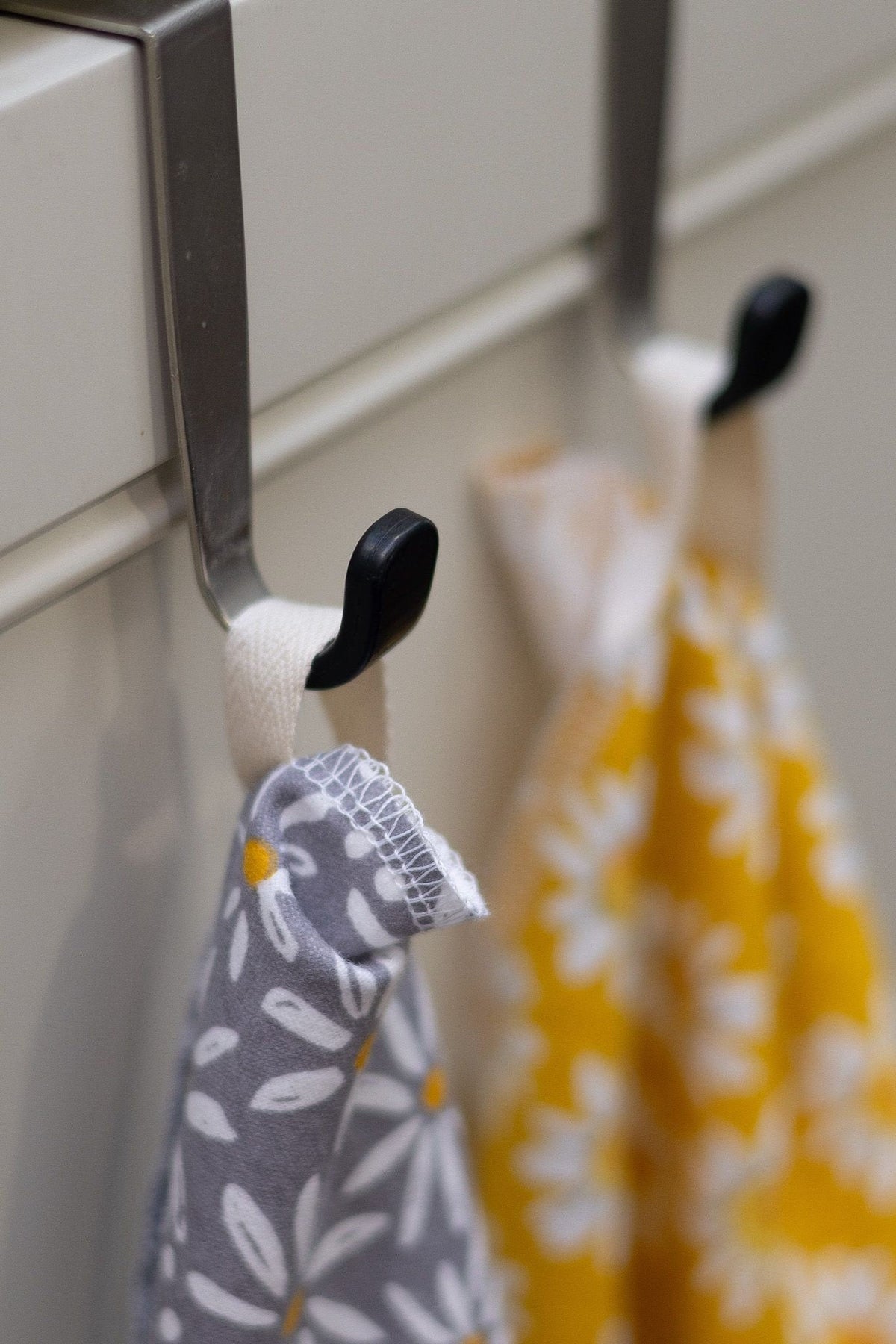 Kitchen Towels, Set of 2, Surprise Prints